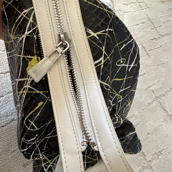 NWT & Dustbag Botkier London Backpack - Picture 8 of 8